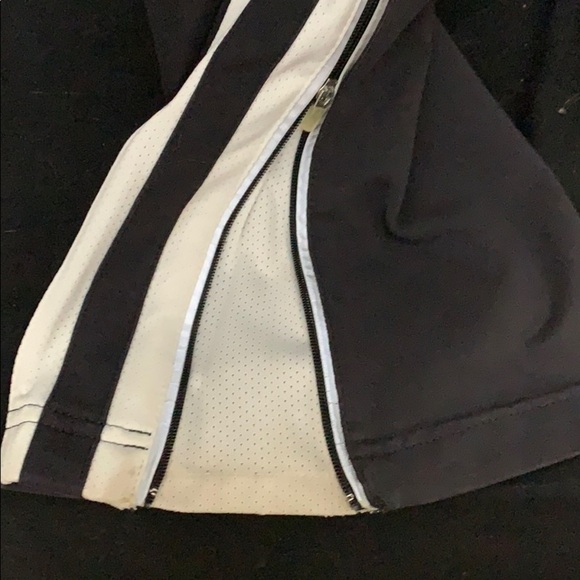 nike cotton/poly/spandex pants - Picture 3 of 11